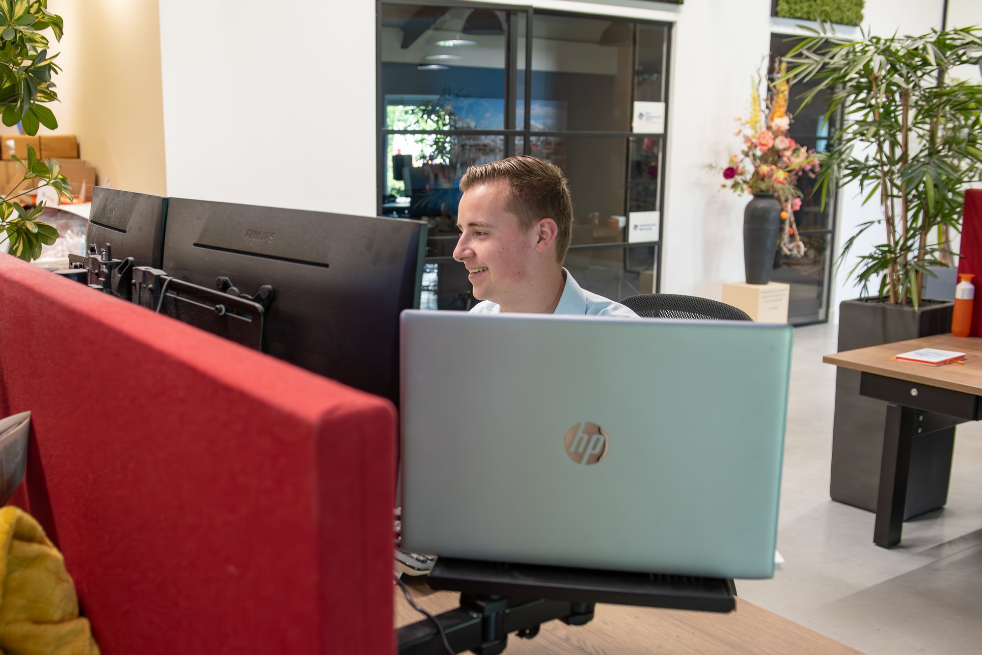 Support/saleafdeling Henrick